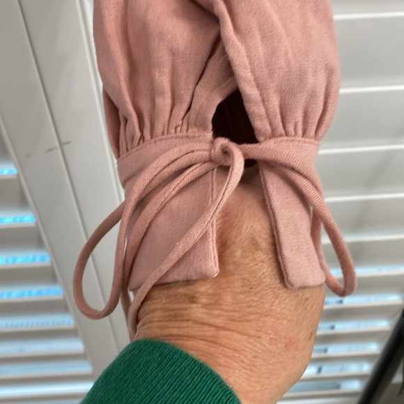 Brazilian cropped top with wrap bishop sleeves - Picture 4 of 11